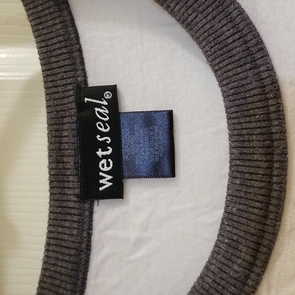 💥3/$10💥 Two Cropped Ringer Pocket Tees - Picture 8 of 12